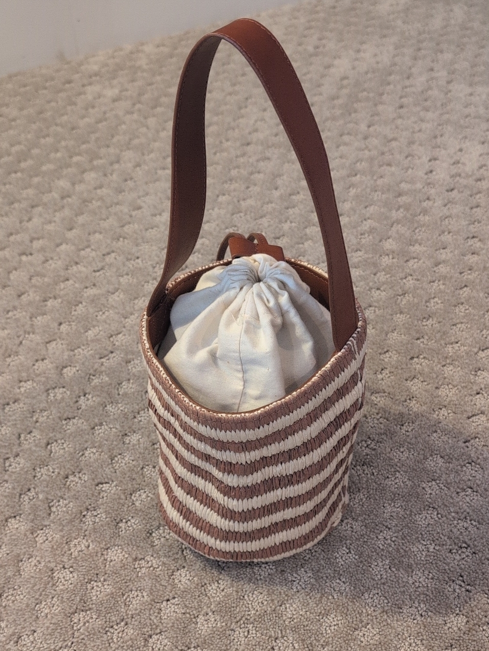 Ann Taylor Raffia, Leather Striped Bucket Bag drawstring Closure - Picture 4 of 12